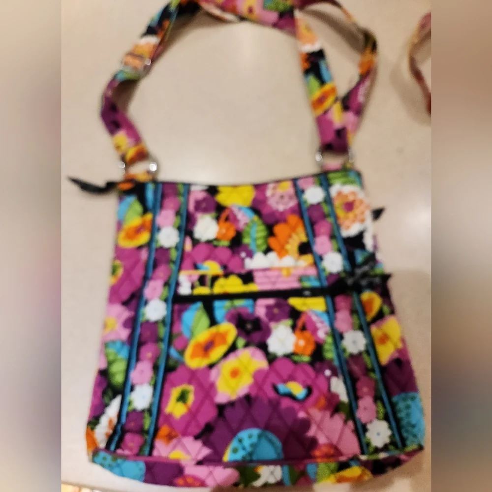 Vera Bradley purse - Picture 1 of 3